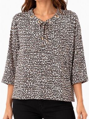 Chico’s Leopard Print V-Neck Blouse Flowy Chico’s Size 2 (US 12 or L)